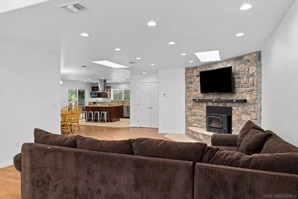 11964 Fuerte Dr, El Cajon, CA 92020