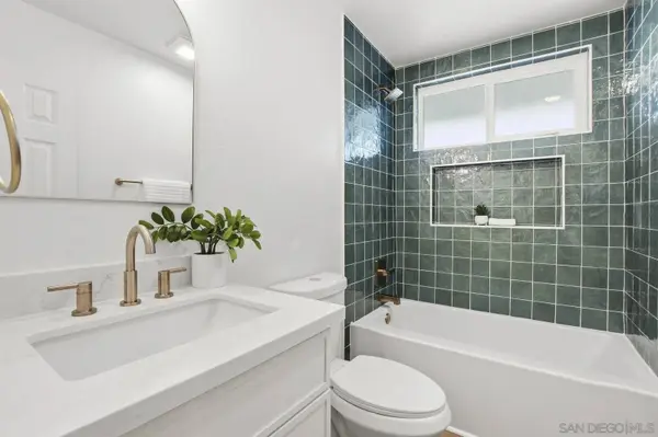 6272 S Lake Ct, San Diego, CA 92119