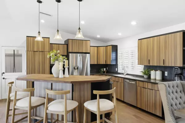 6206 Falmouth Dr, La Mesa, CA 91942