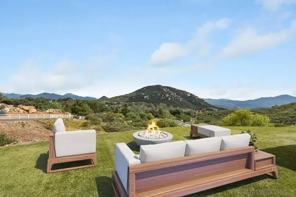 408 Alta Lane, El Cajon, CA 92021