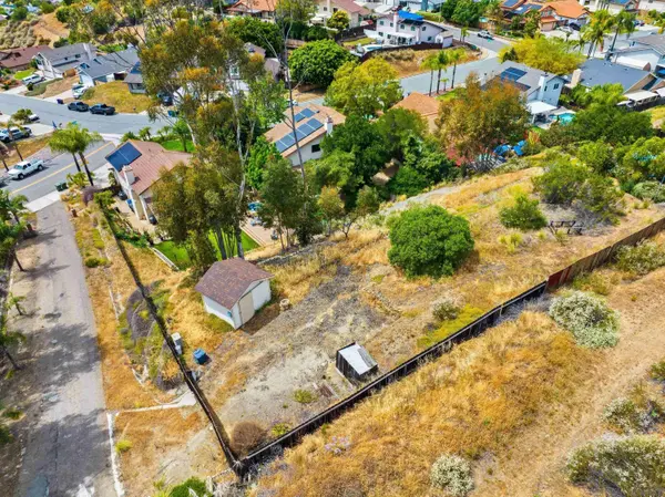 9193 Vista Entrada, Lakeside, CA 92040