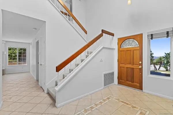 9193 Vista Entrada, Lakeside, CA 92040