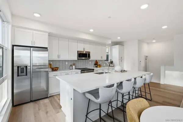 1001 32nd St #4, San Diego, CA 92102
