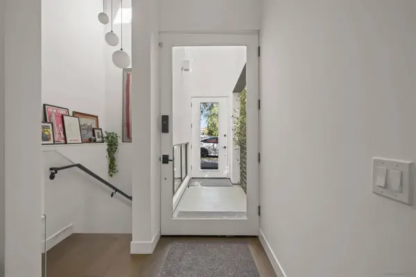 3784 8th Ave, San Diego, CA 92103