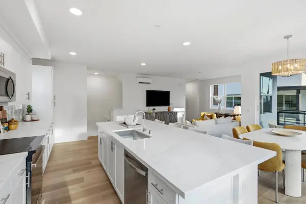 1001 32nd St #4, San Diego, CA 92102