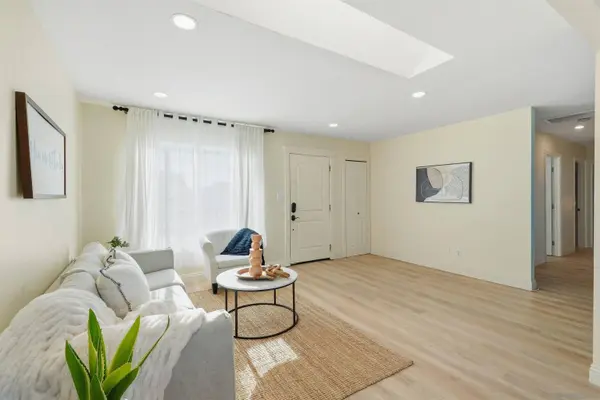 5241 Jamestown, San Diego, CA 92117