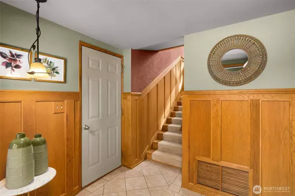 16420 76th CT NE, Kenmore, WA 98028