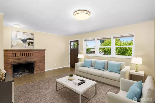 2411 NE 7th St, Renton, WA 98056