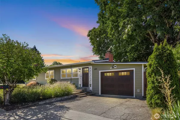 2411 NE 7th St, Renton, WA 98056