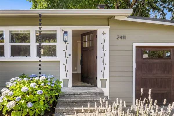 2411 NE 7th St, Renton, WA 98056