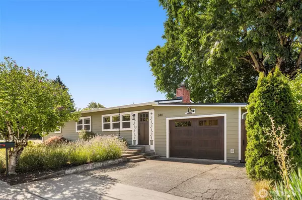 2411 NE 7th St, Renton, WA 98056