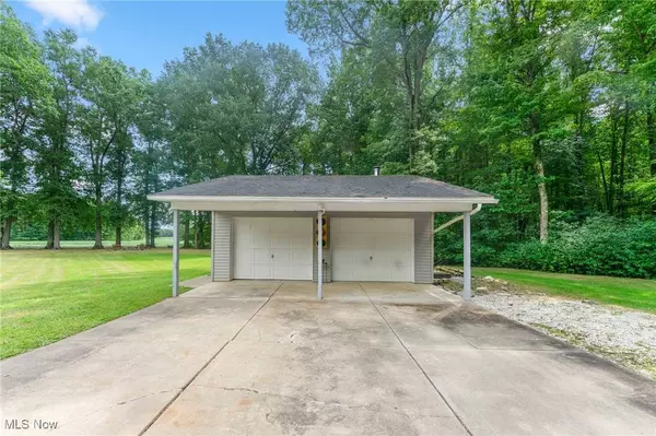 1761 Rustic Run RD SW, Warren, OH 44481