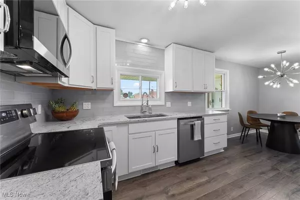 576 W Harvey ST, Struthers, OH 44471