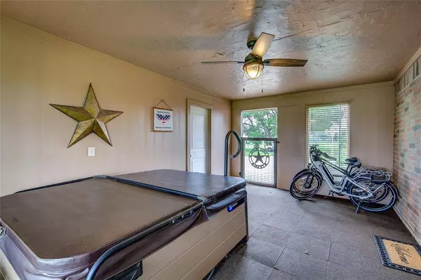 150 Vz County Road 2118, Canton, TX 75103