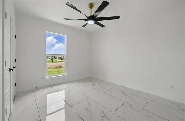 2222 Samuel Street, Mabank, TX 75147