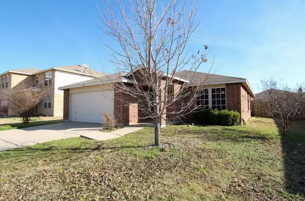 421 Red Castle Dr, Lewisville, TX 75056-5604