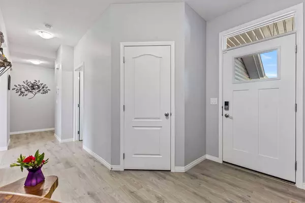 55 Belmont Heath SW, Calgary, AB T2X 4N8