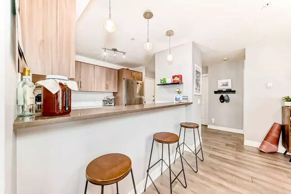 611 Edmonton TRL NE #207, Calgary, AB T2E 3J3