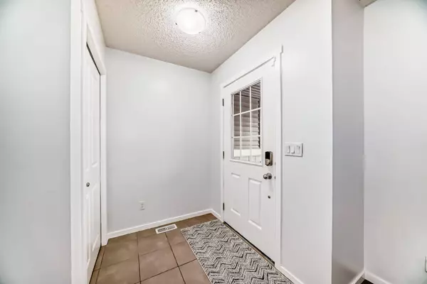 68 Sunvalley RD, Cochrane, AB T4C 0X6