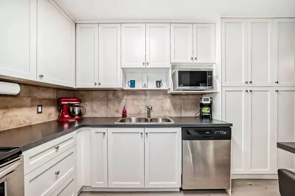 3800 Fonda WAY SE #33, Calgary, AB T2A 6G8