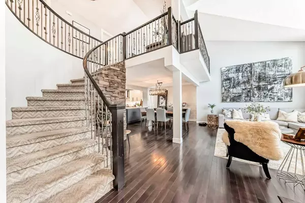 343 Deer Side PL SE, Calgary, AB T2J 5W9