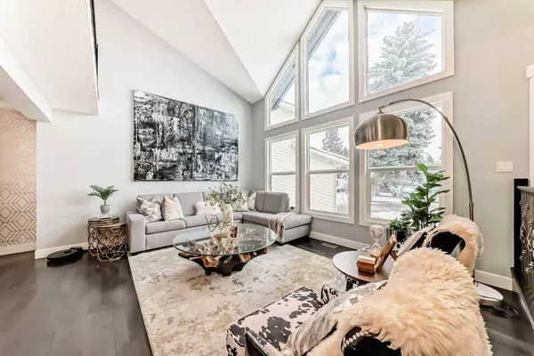 343 Deer Side PL SE, Calgary, AB T2J 5W9