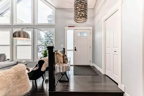 343 Deer Side PL SE, Calgary, AB T2J 5W9