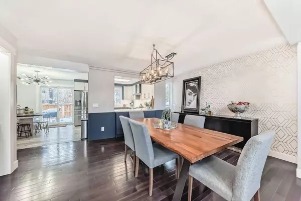 343 Deer Side PL SE, Calgary, AB T2J 5W9