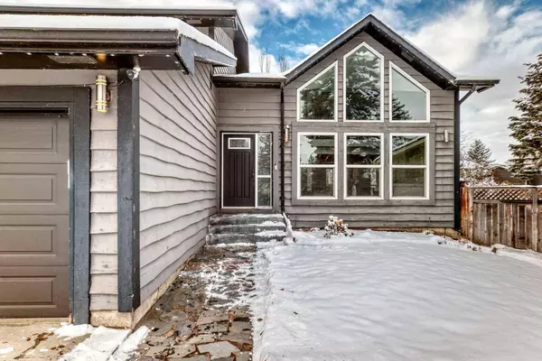 343 Deer Side PL SE, Calgary, AB T2J 5W9
