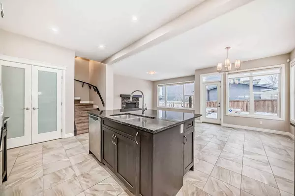 34 Cranbrook HL SE, Calgary, AB T3M 2K8