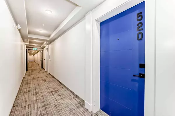 4138 University AVE NW #520, Calgary, AB T3B 6K3