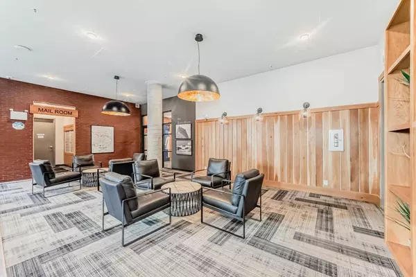 4138 University AVE NW #520, Calgary, AB T3B 6K3