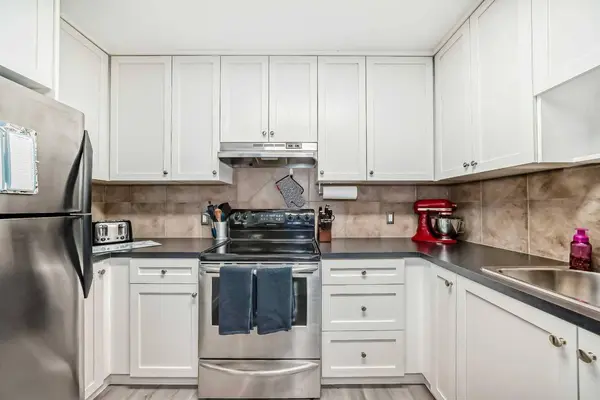 3800 Fonda WAY SE #33, Calgary, AB T2A 6G8