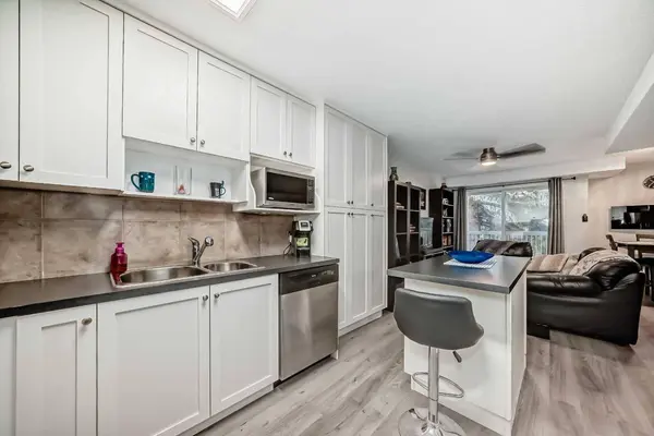 3800 Fonda WAY SE #33, Calgary, AB T2A 6G8