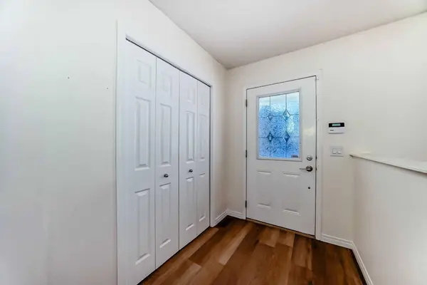 10 Bridlecrest MNR SW, Calgary, AB T2Y 4Y2