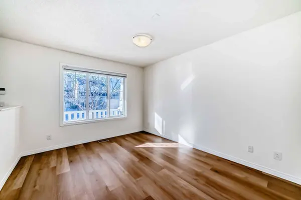 10 Bridlecrest MNR SW, Calgary, AB T2Y 4Y2