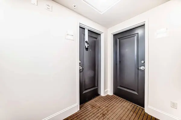 211 Quarry WAY SE #402, Calgary, AB T2C 5M6