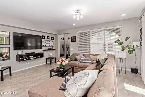 9412 S 34TH Drive, Laveen, AZ 85339