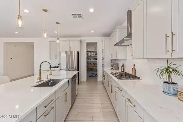 40481 W DESERT FAIRWAYS Drive, Maricopa, AZ 85138