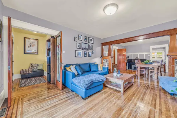 1217 E 12th AVE, Vancouver, BC V5T 2J8