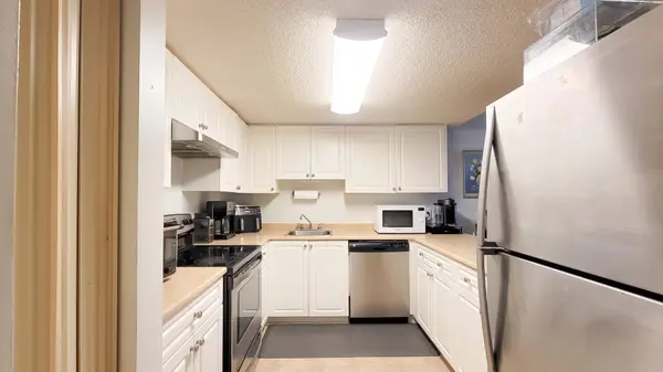 7095 133b ST, Surrey, BC V3W 8A3