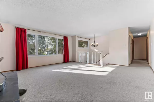 29 Anita CR, St. Albert, AB T8N 2W4