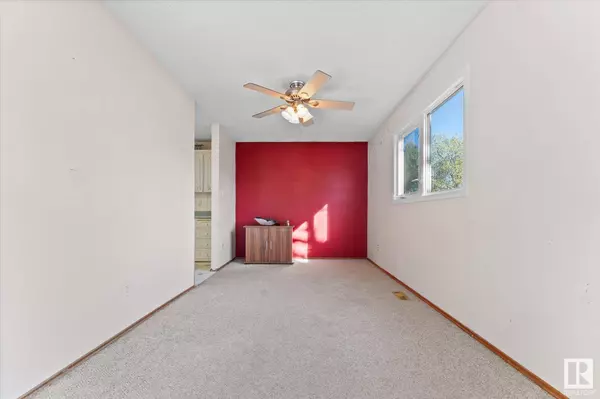 29 Anita CR, St. Albert, AB T8N 2W4