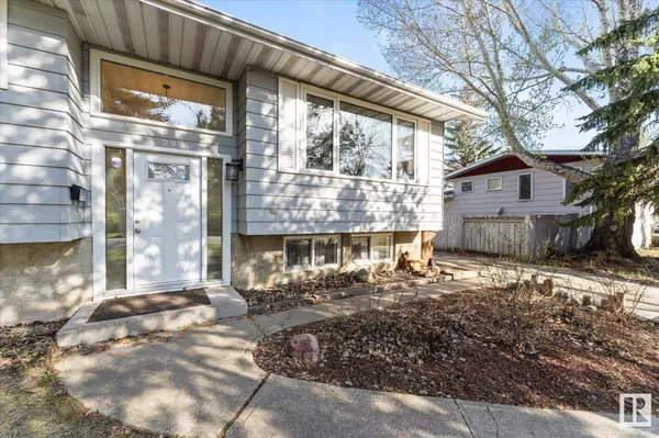 29 Anita CR, St. Albert, AB T8N 2W4