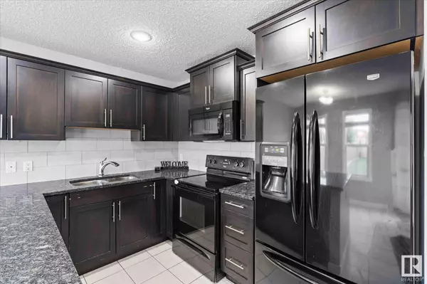 1403 53 ST SW, Edmonton, AB T6X 1S2