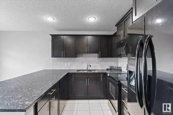 1403 53 ST SW, Edmonton, AB T6X 1S2