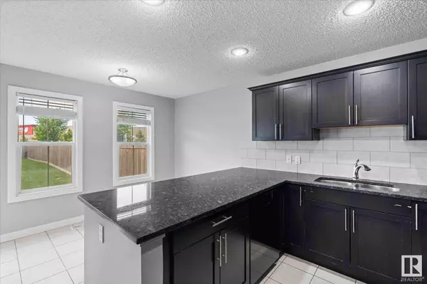 1403 53 ST SW, Edmonton, AB T6X 1S2