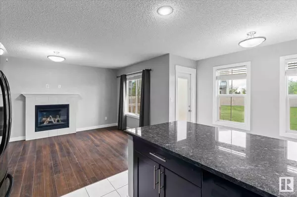 1403 53 ST SW, Edmonton, AB T6X 1S2