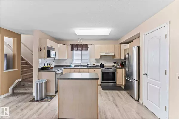 1220 Gillespie CR NW, Edmonton, AB T5T 6M6