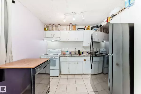 72 Habitat CR NW, Edmonton, AB T5A 2X7